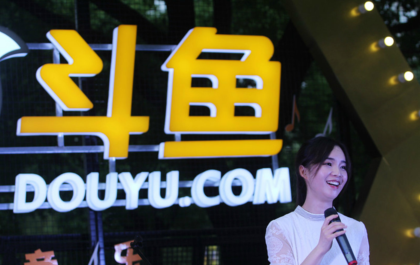 斗鱼挨骂主播_斗鱼杀手被骂哭_斗鱼tv游戏女主播被骂后割腕